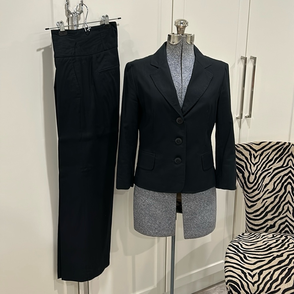 Iris 3pc black suit